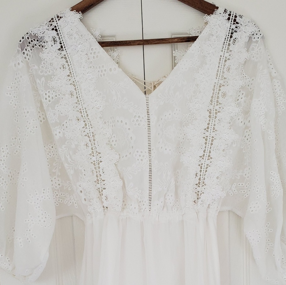 White lace detail dress